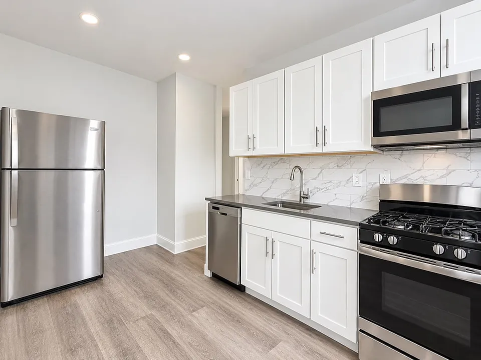 158 Bergen Ave #33