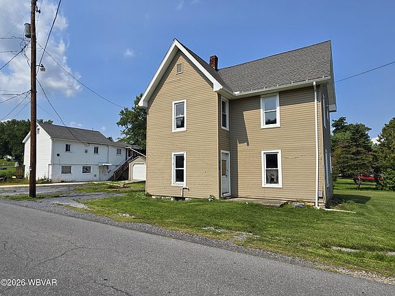 3rd image of 122 Lafayette St