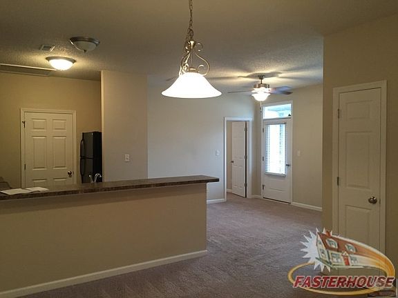 3416 Hiram Unit C2 - Entryway