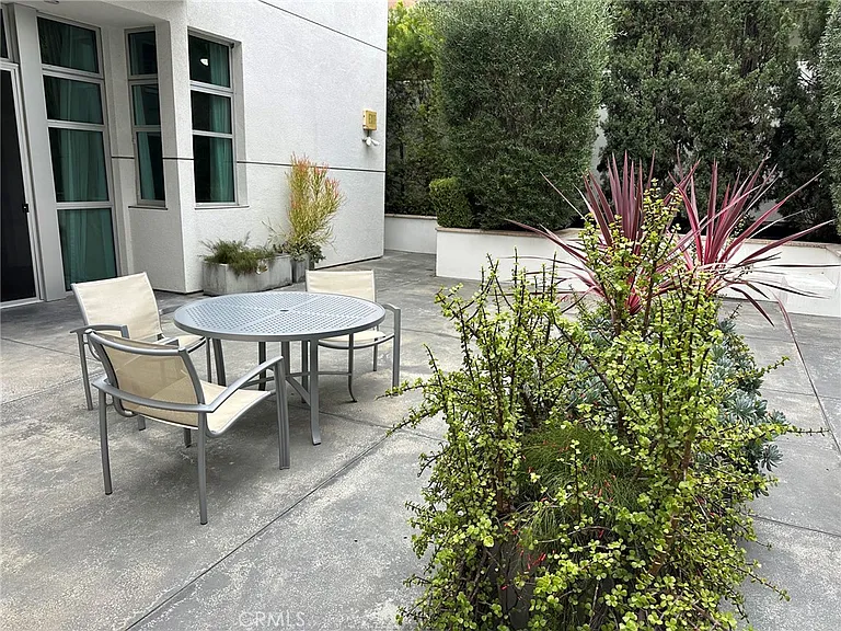 238 S Arroyo Pkwy #213 — Photo 23