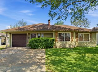 805 S Circle Dr, Baytown, TX 77520