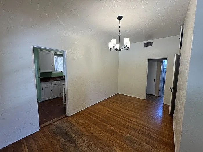 1445 E Flower St — Photo 7