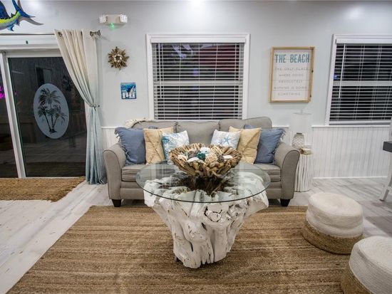 1434 Harbor Dr, Marathon, FL 33050