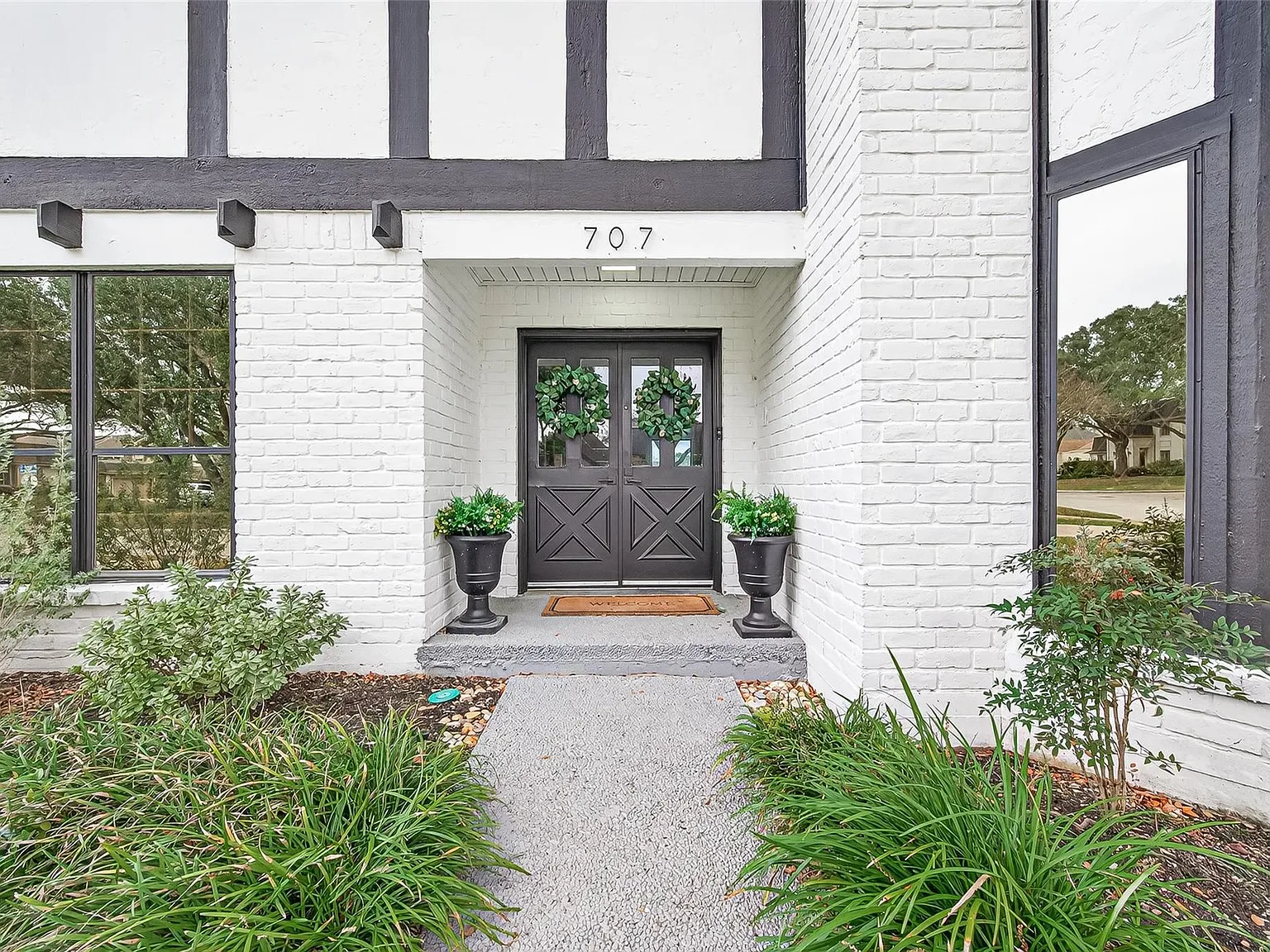 4 bed, 2.5 bath, 3160 sqft, $3,500 — Photo 3