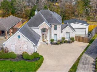 406 Tulip Ln, Nederland, TX 77627