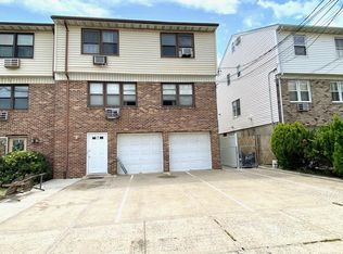 82 Oak St, Bayonne, NJ 07002