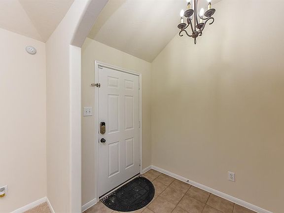 2nd image of 2618 Crestwood Dr