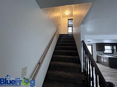 3rd image of 800 Edgewood Dr #800