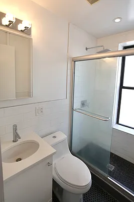 Rented by Vertical Real Estate LLC | media 5
