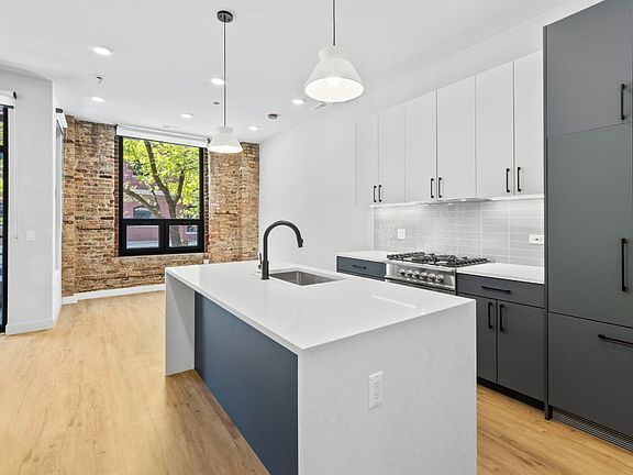 4th image of 1550 W Monroe St #203