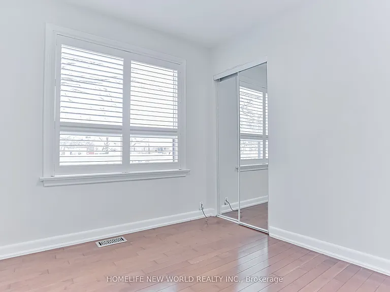 3 Erlesmere Ave — Photo 8