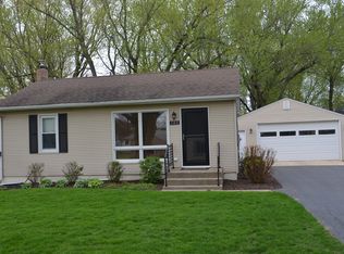 103 W School St, Winnebago, IL 61088