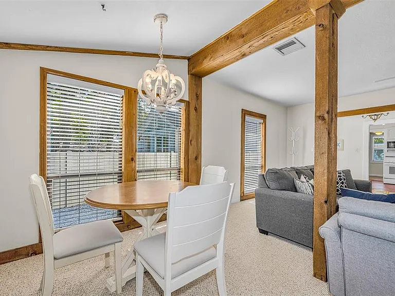 525 Bay St — Photo 11