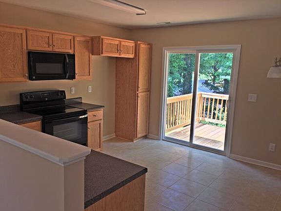2nd image of 421 Echo Ave
