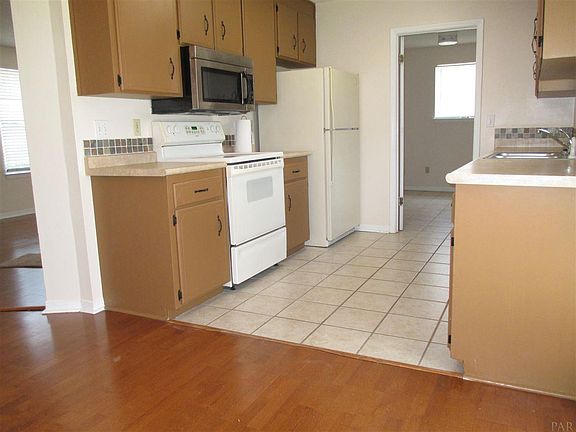 3rd image of 7463 Sandy Creek Dr