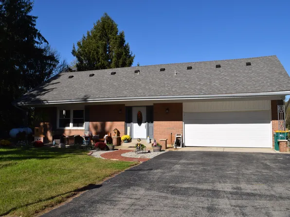 5150 Westland Dr, New Carlisle, OH 45344