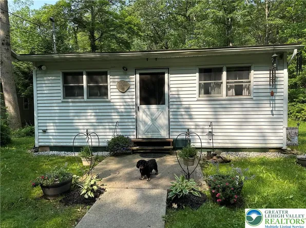 100 Creek Dr, Kunkletown, PA 18058