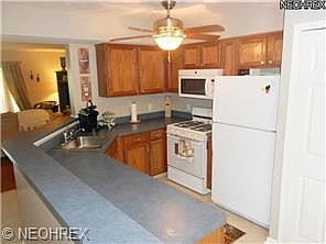 3rd image of 15495 Oakshire Ct