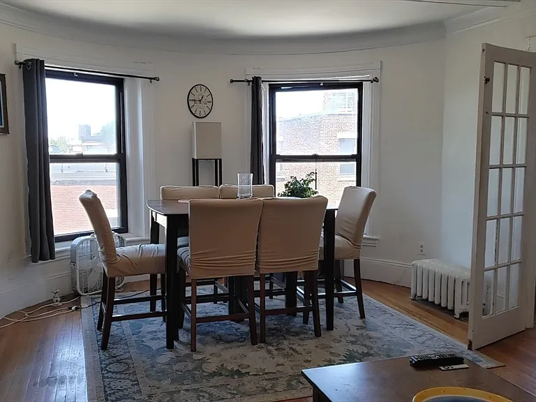924 Beacon St #8 — Photo 9