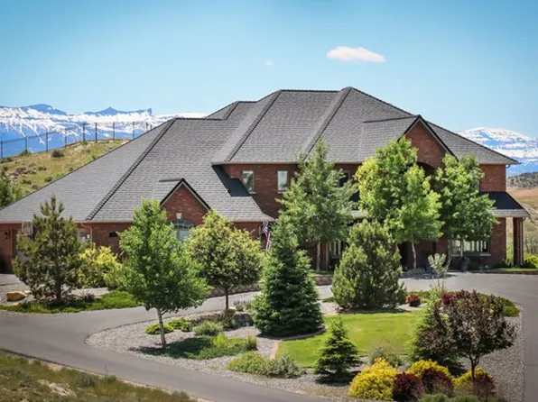 401 Lichen Dr, Cody, WY 82414