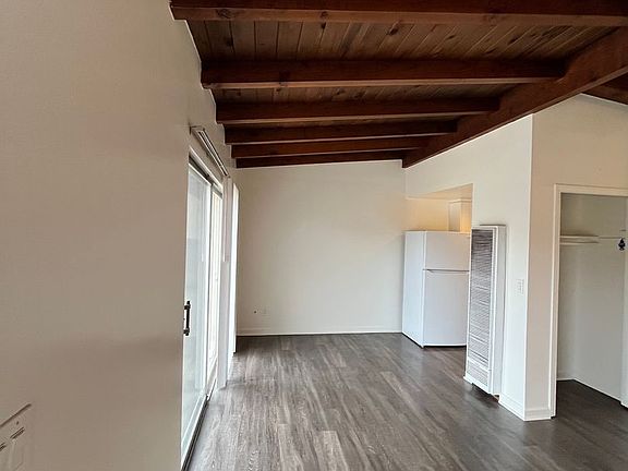 2nd image of 328 9th St