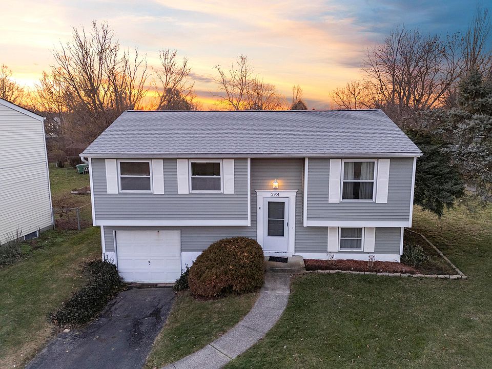 1st image of 2961 Deepwood Dr