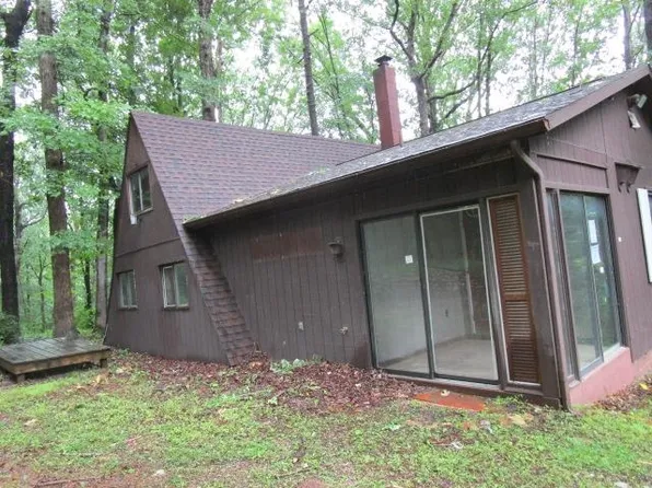 360 Deer Trl, Greenville, VA 24440