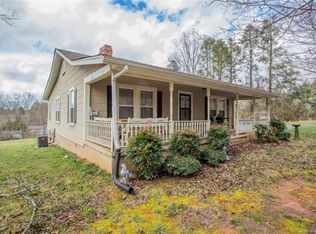 26 Gudger Rd, Candler, NC 28715