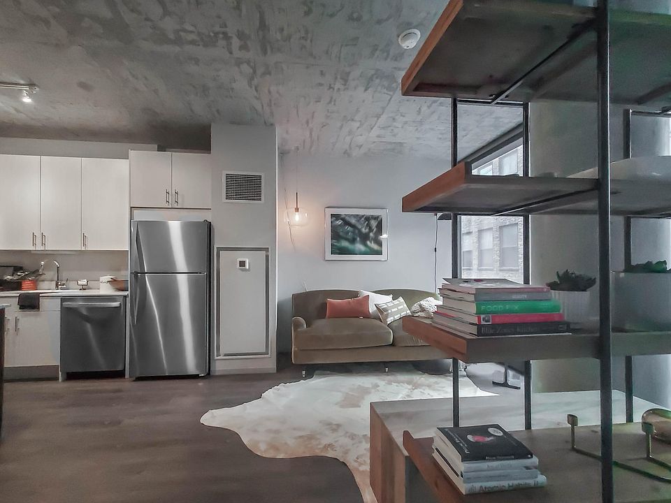 1st image of 712 S Clark St #1006