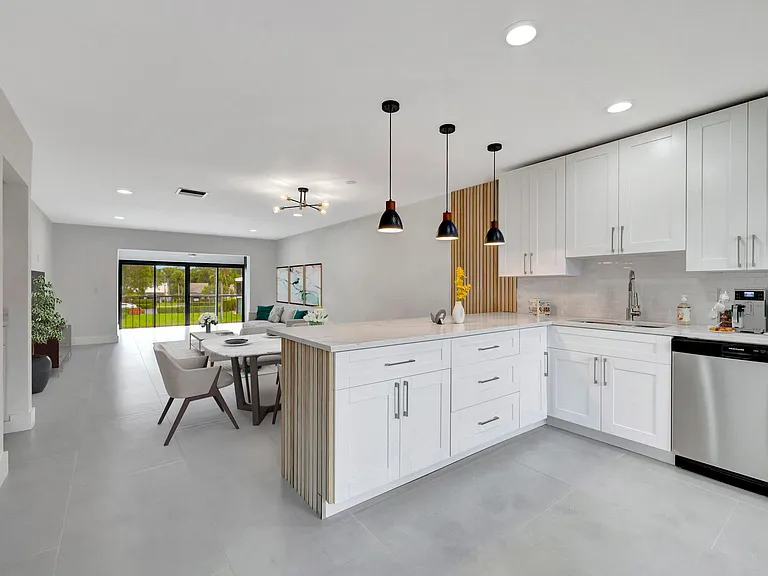 7898 Eastlake Dr #7D — Photo 12