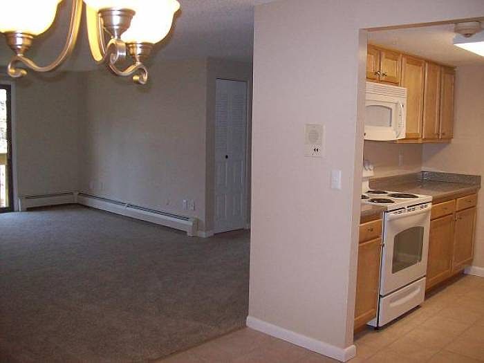 TILE: Kitchen & Dining..
