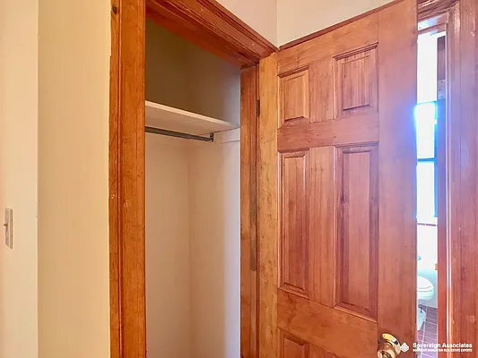 Rented by Sovereign Associates | media 35