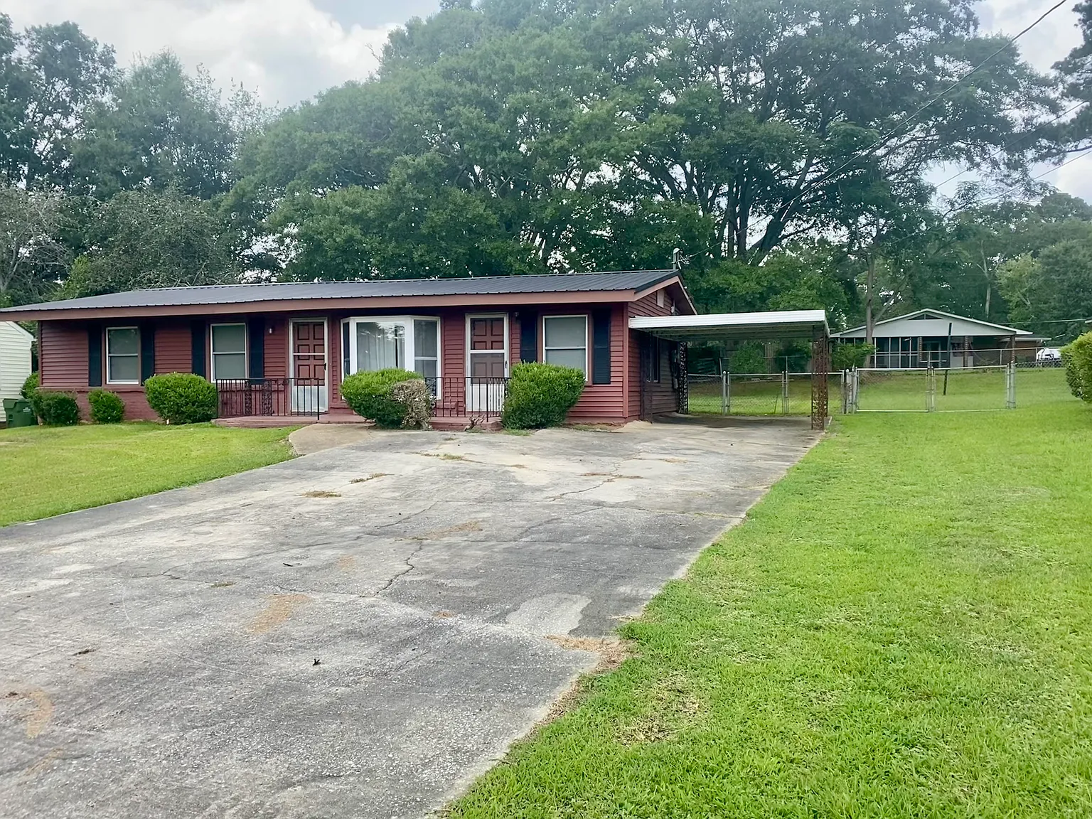 3 bed, 1114 sqft, $1,300 — Photo 1