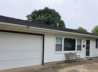 1008 Sheridan Rd, Pekin, IL 61554