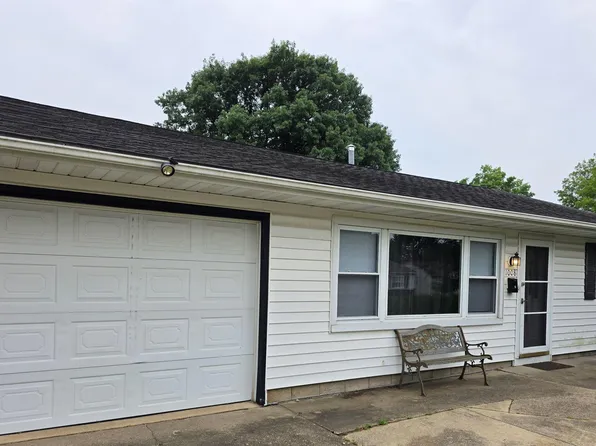 1008 Sheridan Rd, Pekin, IL 61554