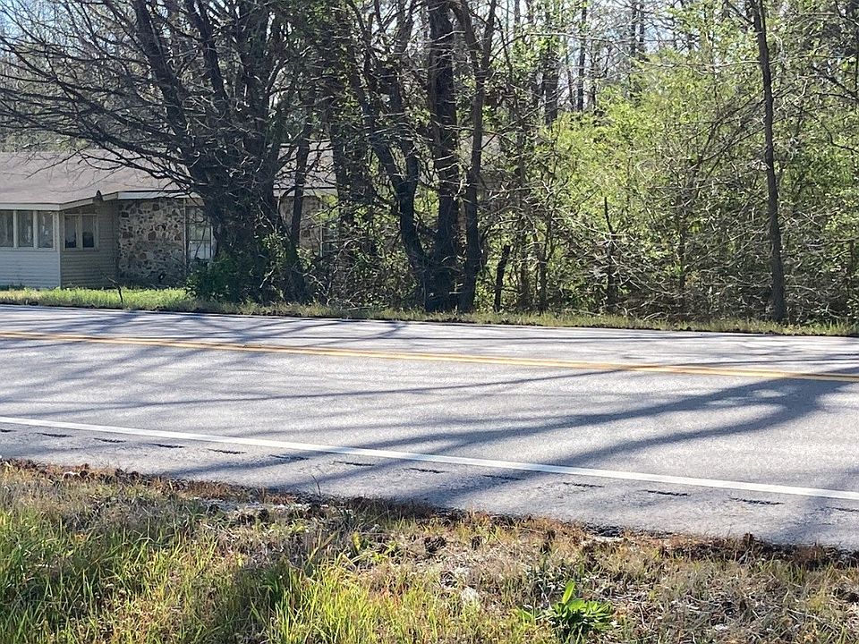 2nd image of 3329 Highway 101