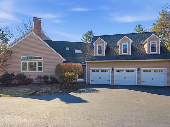 4th image of 12 Village Woods Drive