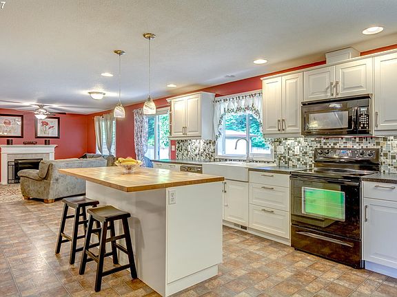 3rd image of 10618 NE 90th St