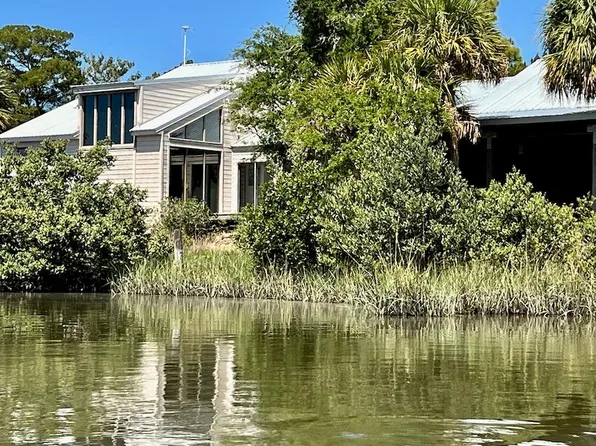 (undisclosed Address), Cedar Key, FL 32625