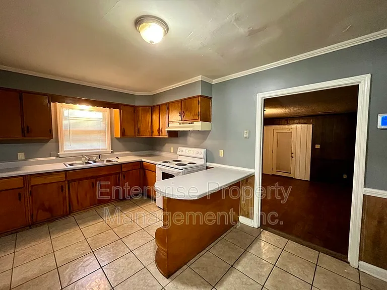1922 Saint Elmo Ave — Photo 7