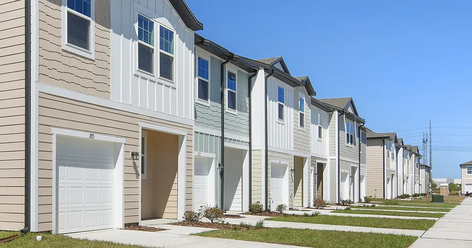 Beacon at Arbours Townhomes — Photo 4