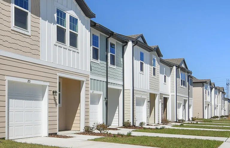Beacon at Arbours Townhomes — Photo 16