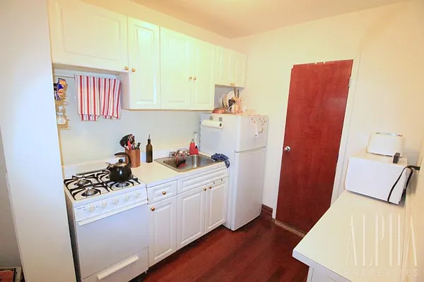 Rented by Alpha Properties NYC I LLC | media 10