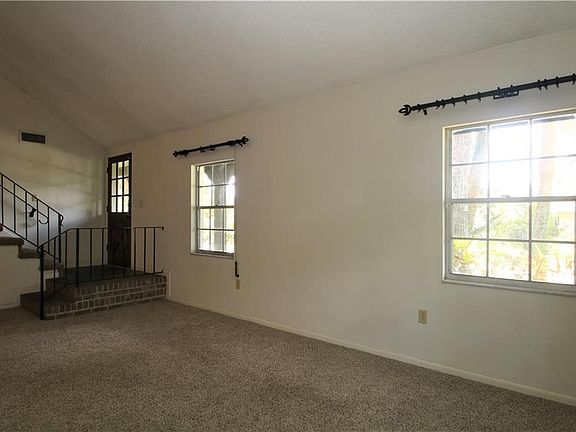 3rd image of 133 Aldean Dr