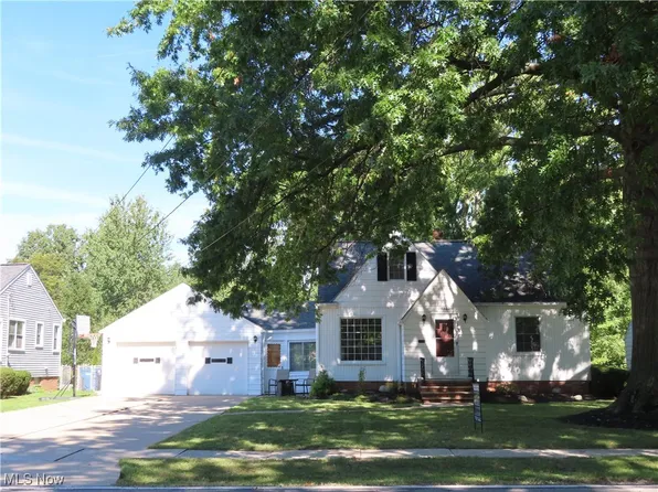 24360 Maple Ridge Rd, North Olmsted, OH 44070