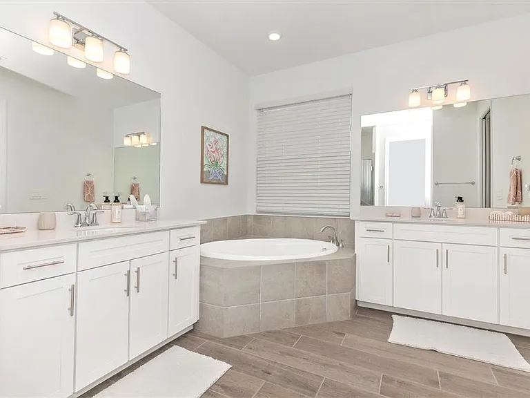17672 Santorini Ct — Photo 31