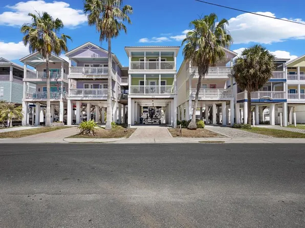 573 1st St, Cedar Key, FL 32625