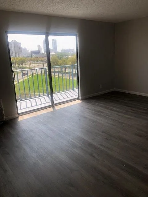 Studio, 500 sqft, $1,175 — Photo 3