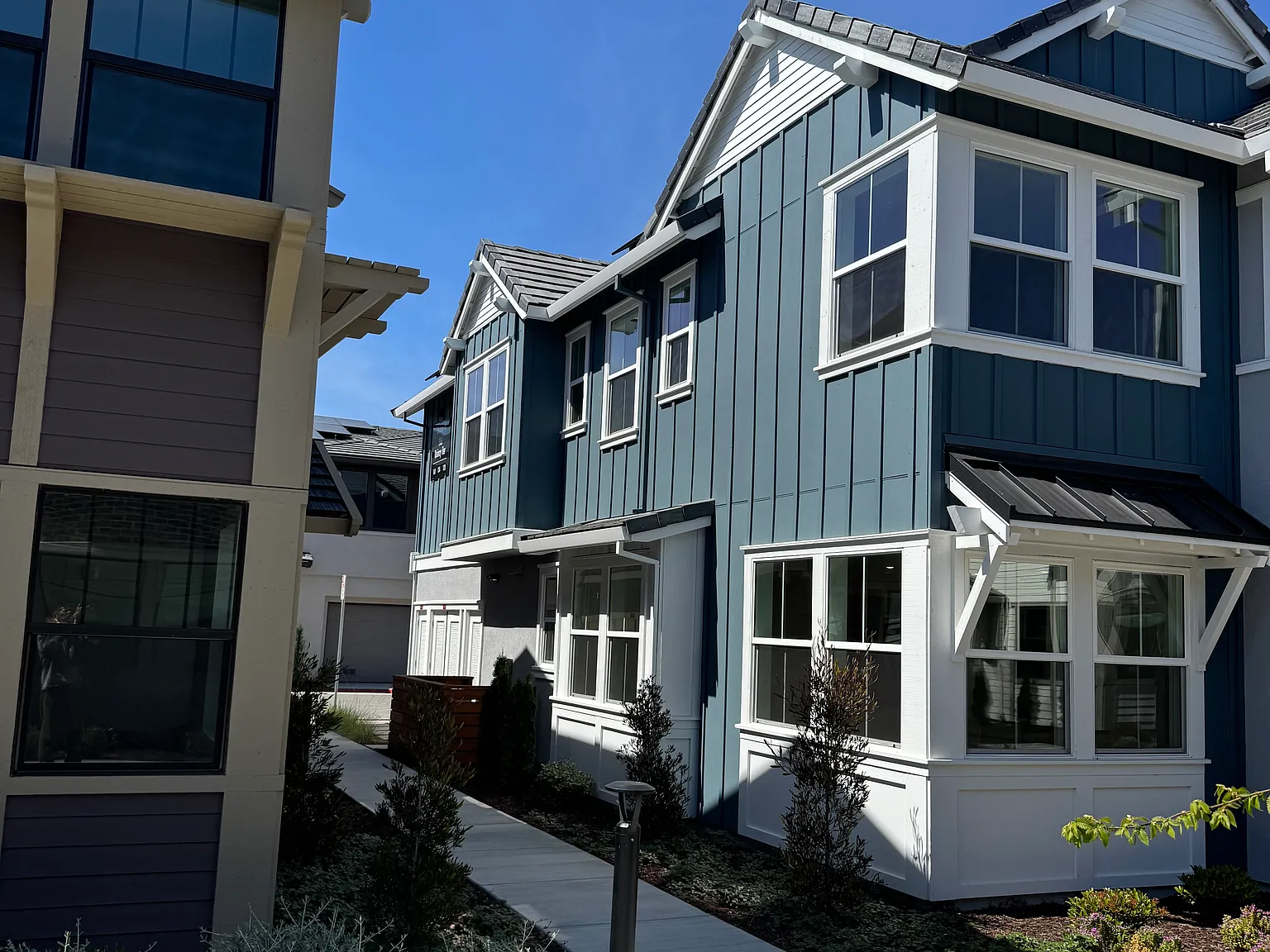 4 bed, 2.5 bath, 1690 sqft, $4,950 — Photo 2