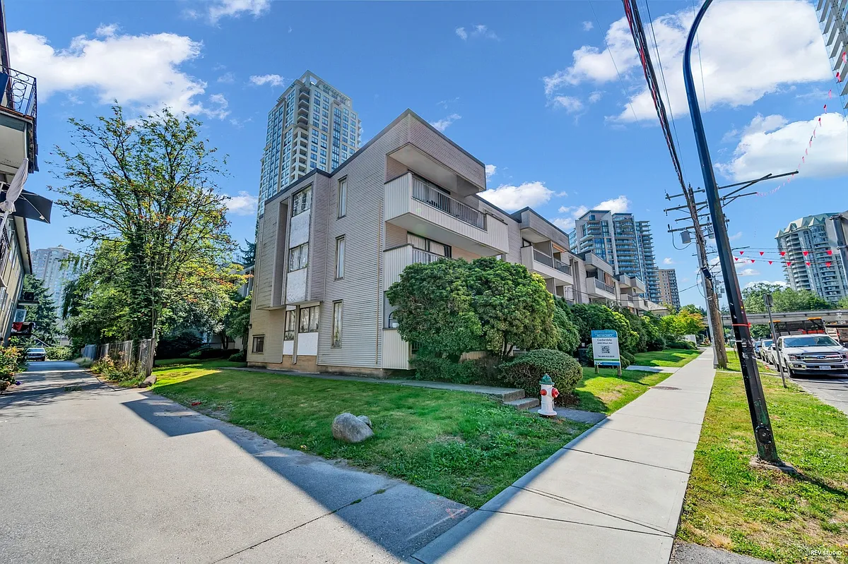 Building Photo - 6044 Wilson Ave